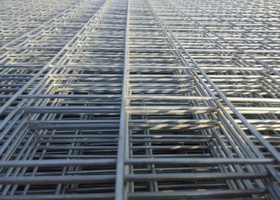 2x2 a galvanisé le fil soudé Mesh For Agriculture/construction
