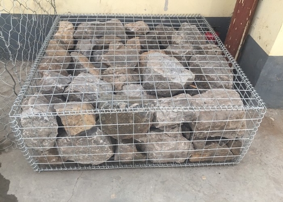 La mesure de Gabion 10 a soudé le PVC de trou de rectangle du grillage 2 x 2 enduit