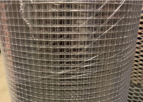 Fil soudé galvanisé Mesh Rolls 3/8&quot; X 3/8&quot; clôture s'ouvrante de construction