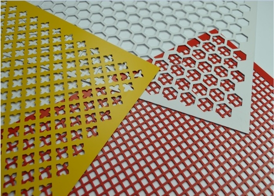 Métal perforé décoratif Mesh Sheets largeur de 1m/de 1.22m pour des diviseurs de l'espace