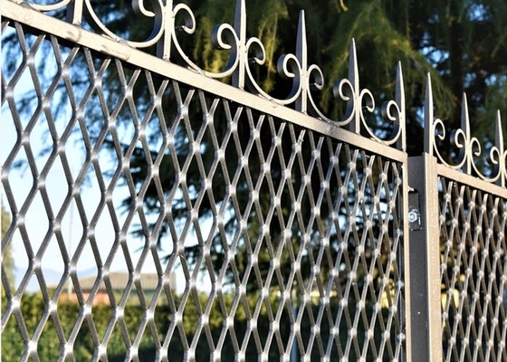 la barrière de sécurité augmentée par 0.5m-2.5m en métal, anti montée a augmenté la barrière Panels en métal